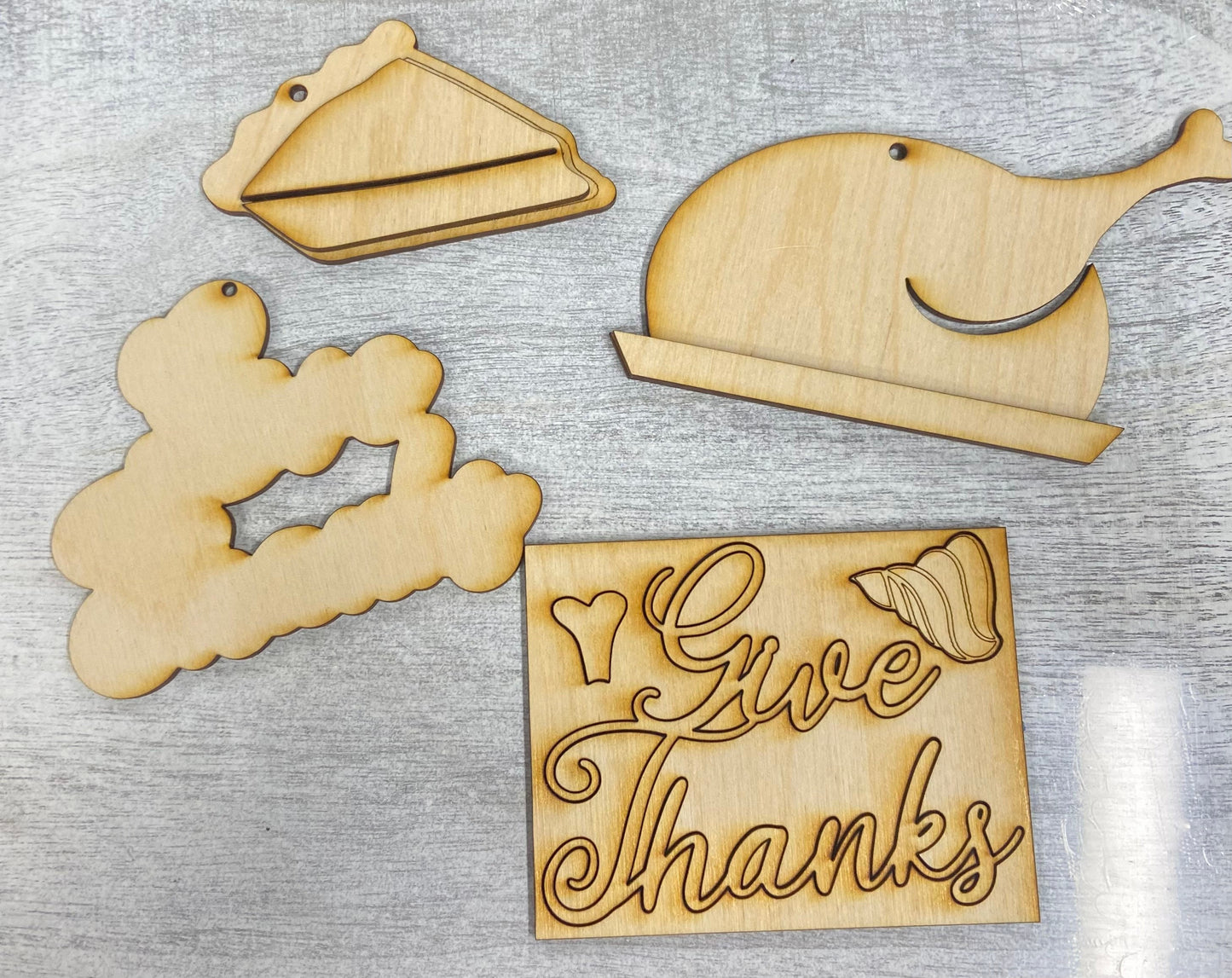 Give Thanks Garland trio (unpainted)