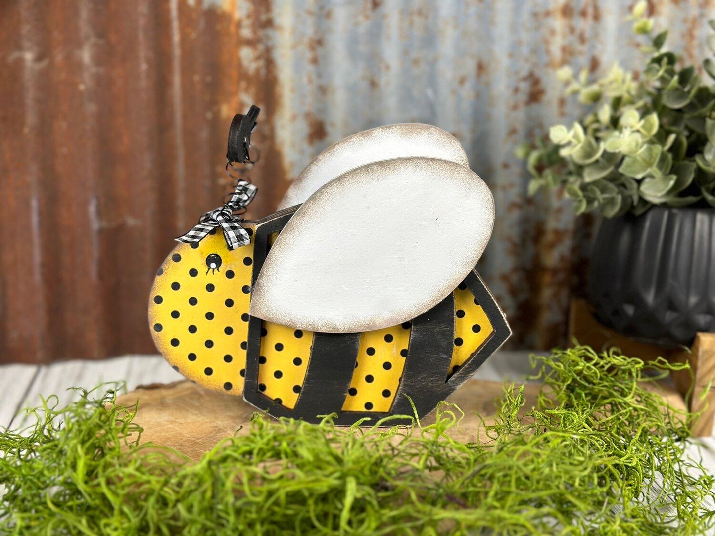 Cute honey bee UNPAINTED / Unassembled DIY Kit (blank)