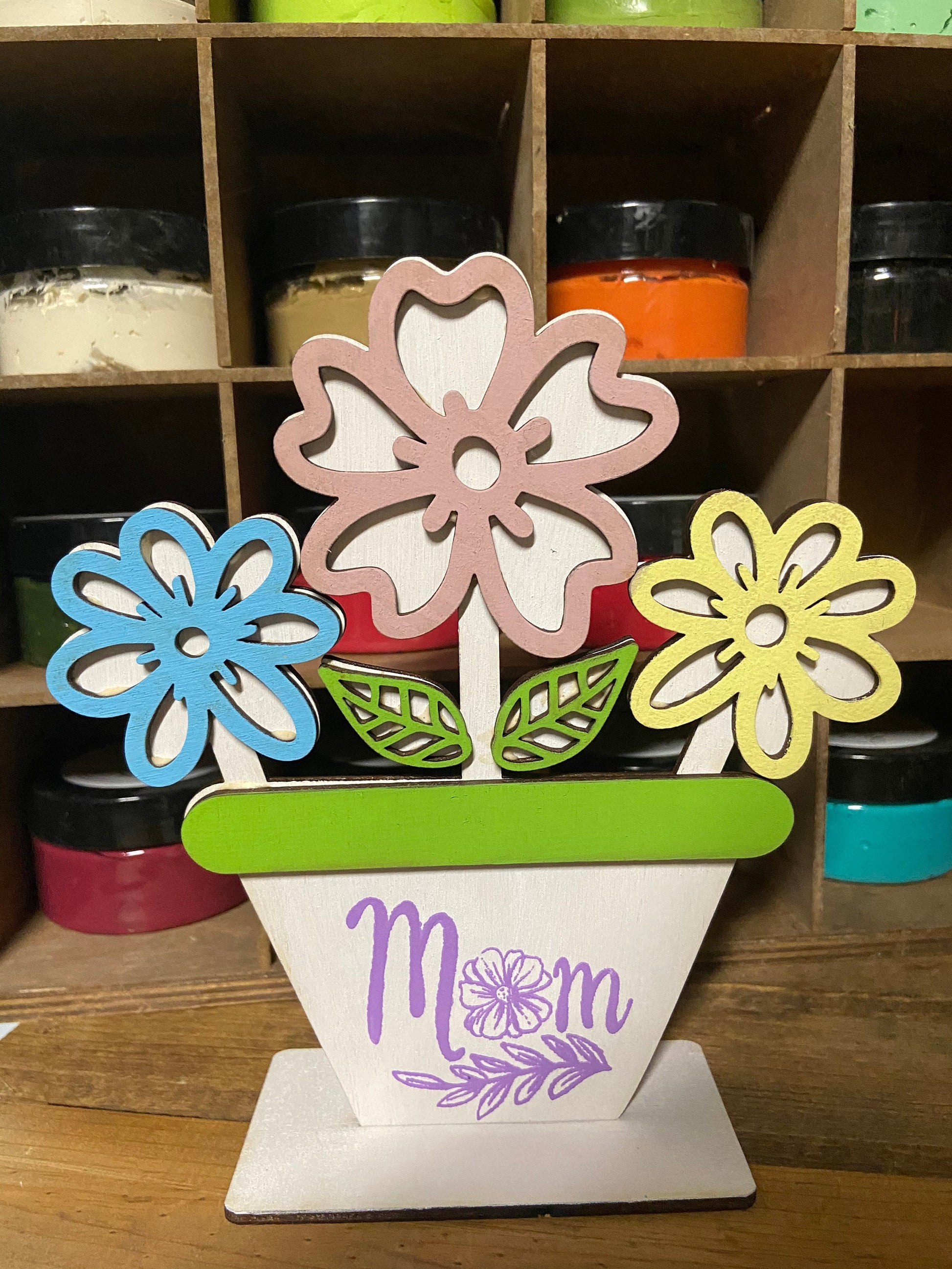 DIY Spring Flower Pot *** UNPAINTED***